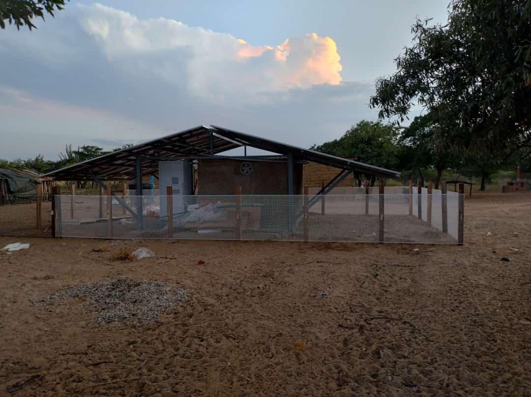 Planta O3 Agua con paneles solares instalada en la comunidad wayuu de Urraichichón, Manaure, La Guajira